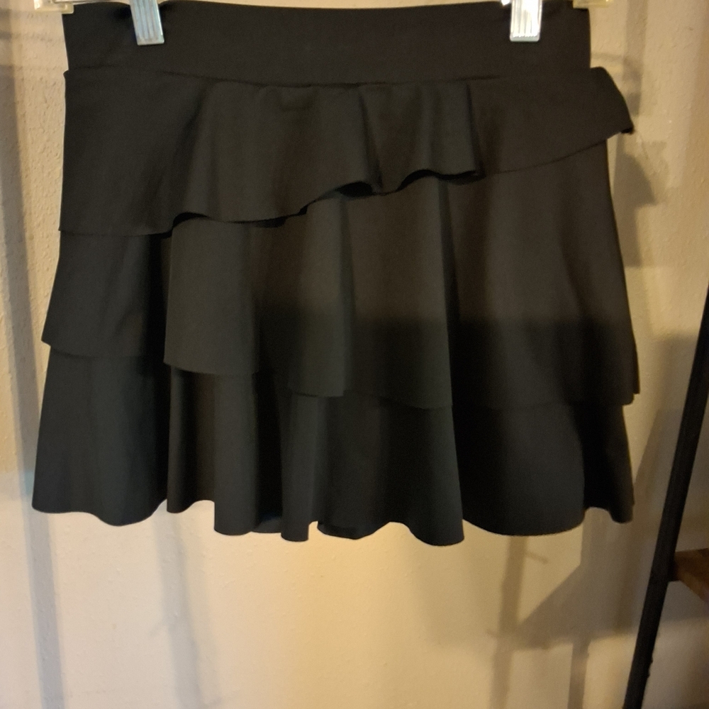 Elegant Black Tiered Skort With Hidden Pocket